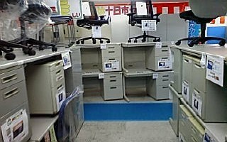 地域一番店　博多区一番店　福岡一番店　複合機　シュレッダー　OA機器　ｵﾌｨｽ什器　ｵｶﾑﾗ　ｲﾄｰｷ　ｳﾁﾀﾞ　ｺｸﾖ　会議　打合せ　ﾌﾞﾗｲﾝﾄﾞ　ﾌｨﾙﾑ工事　中古家具　中古什器　　