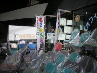 中古オフィス家具ありがとう屋。朝の店頭の様子です。